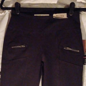 Nwt super stretch Ponte knit jeggings cute zippers at pockets